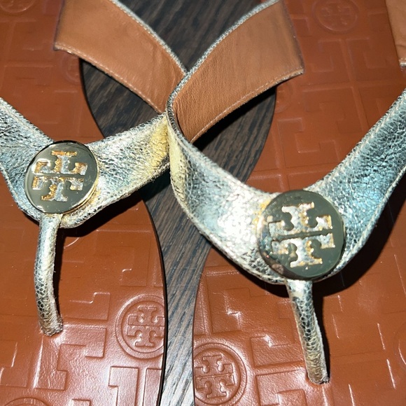 Tory Burch Gold Sandal-Authentic-EUC - Picture 9 of 9